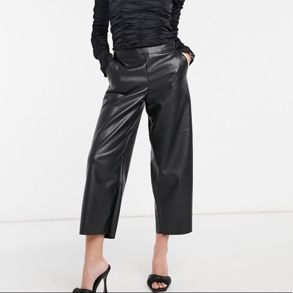 Vero Moda Faux Leather Flash Up 7/8 Straight Pants